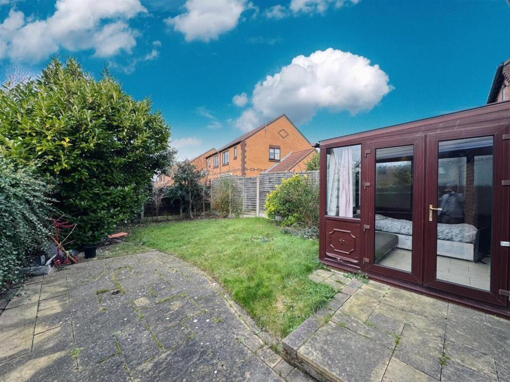 Clove, 3-4 Bed House With Garden, Free Parking, Sleeps 9 In Grays & Chafford Hundred Stifford Eksteriør bilde