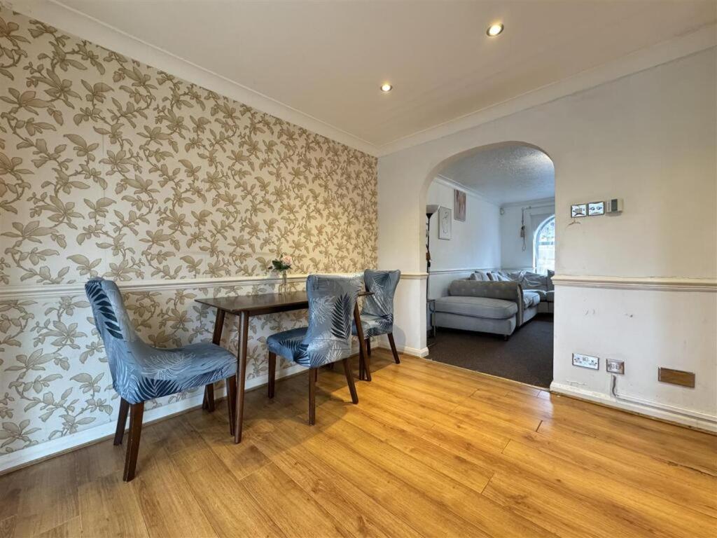 Clove, 3-4 Bed House With Garden, Free Parking, Sleeps 9 In Grays & Chafford Hundred Stifford Eksteriør bilde
