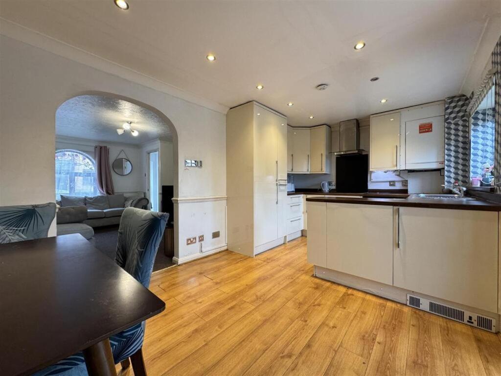 Clove, 3-4 Bed House With Garden, Free Parking, Sleeps 9 In Grays & Chafford Hundred Stifford Eksteriør bilde